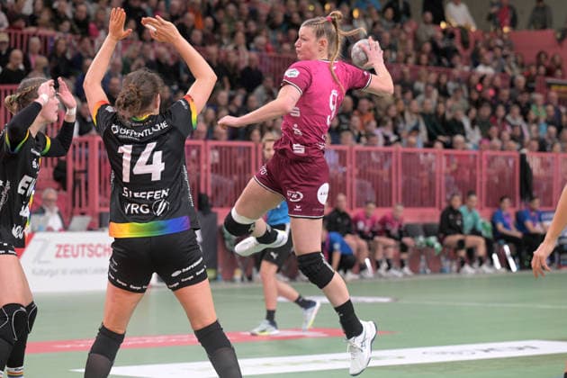 Naina Klein (TusSies Metzingen, 09) TusSies Metzingen vs. VfL Oldenburg, Handball, Alsco HBF, 11.Ligaspieltag, Saison 2025 2026, 21.12.2025 TusSies Metzingen vs. VfL Oldenburg, Handball, Alsco HBF, 11.Ligaspieltag, Saison 2025 2026, 21.12.2025 Tuebingen Copyright: xEibner-Pressefoto TobiasxBaurx EP_TBR