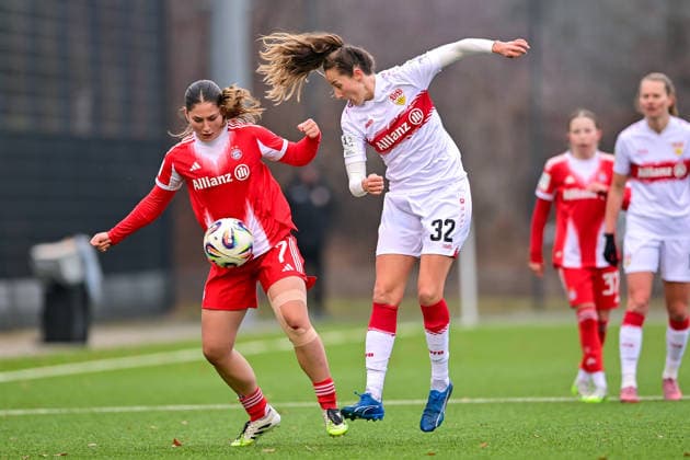 v.li.: Elira Terakaj (FCB, 7) Tamar Dongus (Stuttgart, 32) im Zweikampf, Duell, duel, tackle, Dynamik, Action, Aktion, 21.12.2025, München (Deutschland), Fussball,2. Frauen-Bundesliga, FC Bayern München II - VfB Stuttgart, DFB DFL REGULATIONS PROHIBIT ANY USE OF PHOTOGRAPHS AS IMAGE SEQUENCES AND OR QUASI-VIDEO.