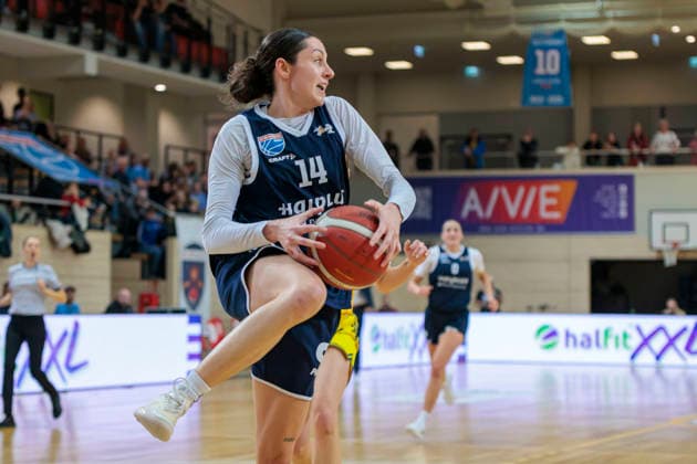 Katelyn Shumate (Lions, 14), Syntainics MBC vs. Alba Berlin, Frauen, Basketball, 1. Bundesliga, DBBL, Hauptrunde, 12. Spieltag, Saison 2025 26, 21.12.2025. Halle SWH Arena Sachsen-Anhalt Deutschland