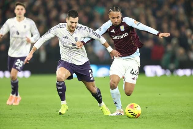 Diogo Dalot of Manchester United, ManU and Boubacar Kamara of Aston Villa Aston Villa v Manchester United, Premier League, Football, Villa Park, Birmingham, UK - 21 Dec 2025Birmingham Villa Park United Kingdom EDITORIAL USE ONLY No use with unauthorised audio, video, data, fixture lists, club league logos or live services. Online in-match use limited to 120 images, no video emulation. No use in betting, games or single club league player publications. Copyright: xRyanxBrowne Shutterstockx 16151365av