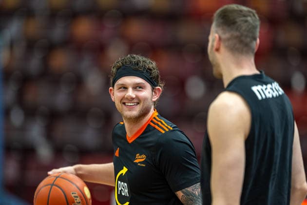 Booker Coplin (Rasta Vechta, 30), Jonas Wohlfarth-Bottermann (MHP RIESEN Ludwigsburg, 18), GER, MHP RIESEN Ludwigsburg vs. Rasta Vechta, easycredit BBL, Basketball, Bundesliga, 11. Spieltag, Spielzeit 2025 2026, 22.12.2025, 06.12.2025, GER, MHP RIESEN Ludwigsburg vs. Rasta Vechta, easycredit BBL, Basketball, Bundesliga, 11. Spieltag, Spielzeit 2025 2026, 22.12.2025 Ludwigsburg Copyright: xEibner-Pressefoto SaschaxWaltherx EP_EER