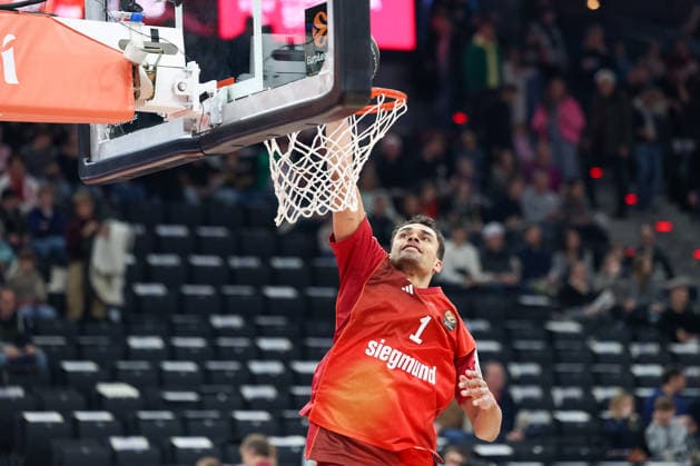 Oscar da Silva (FC Bayern Basketball, 01) beim Aufwaermen vor dem Spiel, GER, FC Bayern Basketball vs. Hapoel Tel Aviv, Basketball, Euroleague, 18. Spieltag, Saison 2025 2026, 23.12.2025, GER, FC Bayern Basketball vs. Hapoel Tel Aviv, Basketball, Euroleague, 18. Spieltag, Saison 2025 2026, 23.12.2025 Muenchen Copyright: xEibner-Pressefoto JennixMaulx EP_JML