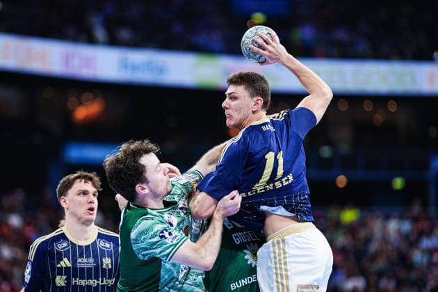 Hakun West av Teigum (Fuechse Berlin, 34), Mathias Gidsel (Fuechse Berlin, 19), Nicolaj Joergensen (Handball Verein Hamburg, 11) GER, Handball Sport Verein Hamburg vs. Fuechse Berlin, Handball, 1. Bundesliga, Spieltag 24, Saison 2025 2026, 23.12.2025 GER, Handball Sport Verein Hamburg vs. Fuechse Berlin, Handball, 1. Bundesliga, Spieltag 24, Saison 2025 2026, 23.12.2025 Hamburg Copyright: xEibner-Pressefoto MarcelxvonxFehrnx EP_MFN