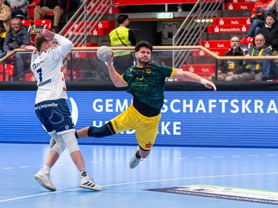 Philip Jungemann (VfL Eintracht Hagen, 25) beim Torwurf VfL Eintracht Hagen vs. 1. VfL Potsdam, Handball, 2. Bundesliga, 17. Spieltag, Saison 2025 2026, 26.12.2025 VfL Eintracht Hagen vs. 1. VfL Potsdam, Handball, 2. Bundesliga, 17. Spieltag, Saison 2025 2026, 26.12.2025 Hagen Copyright: xEibner-Pressefoto DamianxKruczynx EP_DKI
