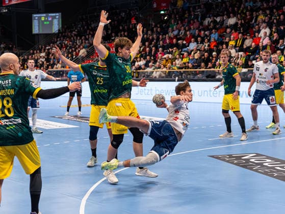 Florian Budde (1. VFL Potsdam, 02) beim Torwurf VfL Eintracht Hagen vs. 1. VfL Potsdam, Handball, 2. Bundesliga, 17. Spieltag, Saison 2025 2026, 26.12.2025 VfL Eintracht Hagen vs. 1. VfL Potsdam, Handball, 2. Bundesliga, 17. Spieltag, Saison 2025 2026, 26.12.2025 Hagen Copyright: xEibner-Pressefoto DamianxKruczynx EP_DKI