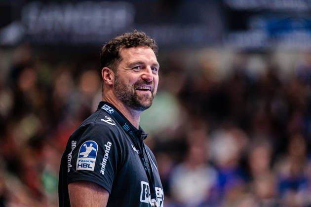 Florian Kehrmann (TBV Lemgo Lippe, Trainer) laechelt freut sich GER, TBV Lemgo Lippe vs. HSG Wetzlar, Handball, 1. Bundesliga, 19. Spieltag, Spielzeit 2025 2026, 26.12.2025 GER, TBV Lemgo Lippe vs. HSG Wetzlar, Handball, 1. Bundesliga, 19. Spieltag, Spielzeit 2025 2026, 26.12.2025 Lemgo Copyright: xEibner-Pressefoto JanxRollingerx EP_JSK