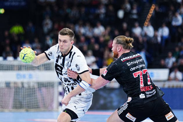 Nikola Bilyk (THW Kiel, 53), Marciej Gebala (HC Erlangen, 77) GER, THW Kiel vs. HC Erlangen, Handball, 1. Bundesliga, Spieltag 19, Saison 2025 2026, 26.12.2025 GER, THW Kiel vs. HC Erlangen, Handball, 1. Bundesliga, Spieltag 19, Saison 2025 2026, 26.12.2025 Kiel Copyright: xEibner-Pressefoto MarcelxvonxFehrnx EP_MFN