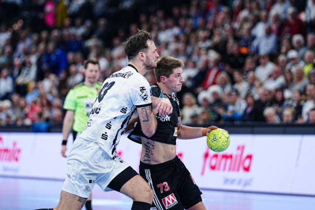 Veron Nacinovic (THW Kiel, 93), Viggo Kristjansson (HC Erlangen, 73) GER, THW Kiel vs. HC Erlangen, Handball, 1. Bundesliga, Spieltag 19, Saison 2025 2026, 26.12.2025 GER, THW Kiel vs. HC Erlangen, Handball, 1. Bundesliga, Spieltag 19, Saison 2025 2026, 26.12.2025 Kiel Copyright: xEibner-Pressefoto MarcelxvonxFehrnx EP_MFN