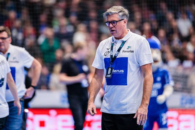 Runar Sigtryggsson (HSG Wetzlar, Trainer) ist enttaeuscht traurig nach 28:25 Niederlage GER, TBV Lemgo Lippe vs. HSG Wetzlar, Handball, 1. Bundesliga, 19. Spieltag, Spielzeit 2025 2026, 26.12.2025 GER, TBV Lemgo Lippe vs. HSG Wetzlar, Handball, 1. Bundesliga, 19. Spieltag, Spielzeit 2025 2026, 26.12.2025 Lemgo Copyright: xEibner-Pressefoto JanxRollingerx EP_JSK