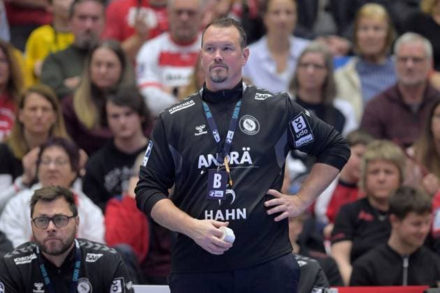 enttaeuscht, frustriert, Emotion, Misha Kaufmann (Trainer TVB Stuttgart) , GER, MT Melsungen - TVB 1898 Stuttgart, Handball, 1. Bundesliga, 19. Spieltag, Saison 2025 2026, 26.12.2025, GER, MT Melsungen - TVB Stuttgart, Handball, 1. Bundesliga, 19. Spieltag, Saison 2025 2026, 26.12.2025 Kassel Copyright: xEibner-Pressefotox xRolandxSippelx EP_RSL
