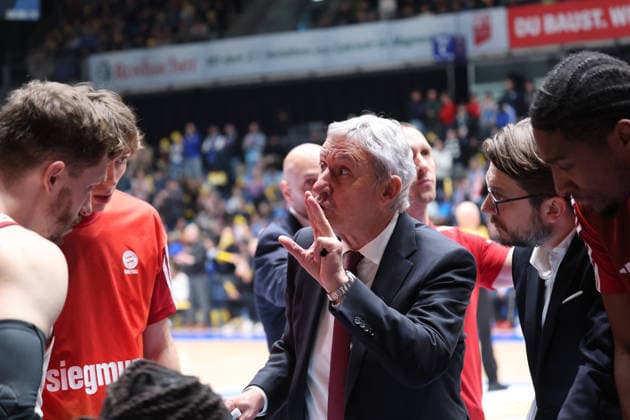 Neuer Bayern-Coach: Svetislav Pesic, GER, Frankfurt Skyliners vs. FC Bayern Muenchen, Basketball-Bundesliga, easyCredit BBL, 12. Spieltag, Saison 2025-26, 26.12.2025, GER, Frankfurt Skyliners vs. FC Bayern Muenchen, Basketball-Bundesliga, easyCredit BBL, 12. Spieltag, Saison 2025-26, 26.12.2025, Koeln Copyright: xEibner-Pressefoto JoergxNiebergax EP_JNL