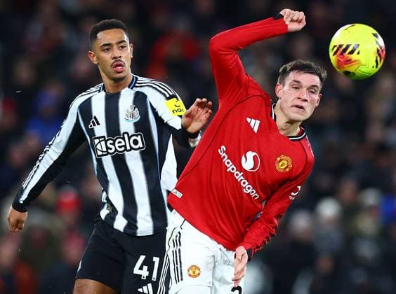 Manuel Ugarte of Manchester United, ManU and Jacob Ramsey of Newcastle United Manchester United v Newcastle United, Premier League, Football, Old Trafford, Manchester, UK - 26 Dec 2025Manchester Old Trafford United Kingdom EDITORIAL USE ONLY No use with unauthorised audio, video, data, fixture lists, club league logos or live services. Online in-match use limited to 120 images, no video emulation. No use in betting, games or single club league player publications. Copyright: xMattxWest Shutterstockx 16191667u