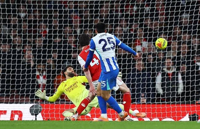 Diego Gomez of Brighton & Hove Albion scores their sides first goal Arsenal v Brighton and Hove Albion, Premier League, Football, Emirates Stadium, London, UK - 27 Dec 2025London Emirates Stadium United Kingdom EDITORIAL USE ONLY No use with unauthorised audio, video, data, fixture lists, club league logos or live services. Online in-match use limited to 120 images, no video emulation. No use in betting, games or single club league player publications. Copyright: xMichaelxZemanek Shutterstockx 16213159s