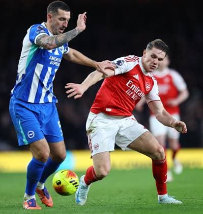 Lewis Dunk of Brighton & Hove Albion and Viktor Gyokeres of Arsenal Arsenal v Brighton and Hove Albion, Premier League, Football, Emirates Stadium, London, UK - 27 Dec 2025London Emirates Stadium United Kingdom EDITORIAL USE ONLY No use with unauthorised audio, video, data, fixture lists, club league logos or live services. Online in-match use limited to 120 images, no video emulation. No use in betting, games or single club league player publications. Copyright: xMichaelxZemanek Shutterstockx 16213159ab