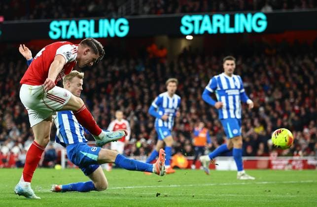 Viktor Gyokeres of Arsenal has a shot Arsenal v Brighton and Hove Albion, Premier League, Football, Emirates Stadium, London, UK - 27 Dec 2025London Emirates Stadium United Kingdom EDITORIAL USE ONLY No use with unauthorised audio, video, data, fixture lists, club league logos or live services. Online in-match use limited to 120 images, no video emulation. No use in betting, games or single club league player publications. Copyright: xMichaelxZemanek Shutterstockx 16213159an