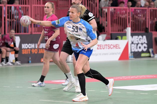 Antje Doell Union Neckarsulm, 59) beim 7-Meter TusSies Metzingen vs. Sport-Union Neckarsulm, Handball, Alsco HBF, 9.Ligaspieltag, Saison 2025 2026, 27.12.2025 TusSies Metzingen vs. Sport-Union Neckarsulm, Handball, Alsco HBF, 9.Ligaspieltag, Saison 2025 2026, 27.12.2025 Tuebingen Copyright: xEibner-Pressefoto TobiasxBaurx EP_TBR