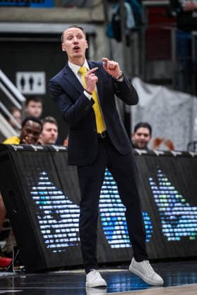 Mikko Riipinen (MHP RIESEN Ludwigsburg, Head-Coach) GER, MHP Riesen Ludwigsburg - Science City Jena, easycredit BBL, Basketball, Bundesliga, 12. Spieltag, Spielzeit 2025 2026, 27.12.2025 GER, MHP Riesen Ludwigsburg - Science City Jena, easycredit BBL, Basketball, Bundesliga, 12. Spieltag, Spielzeit 2025 2026, 27.12.2025 Ludwigsburg Copyright: xSandyxDinkelackerx EP_SDR