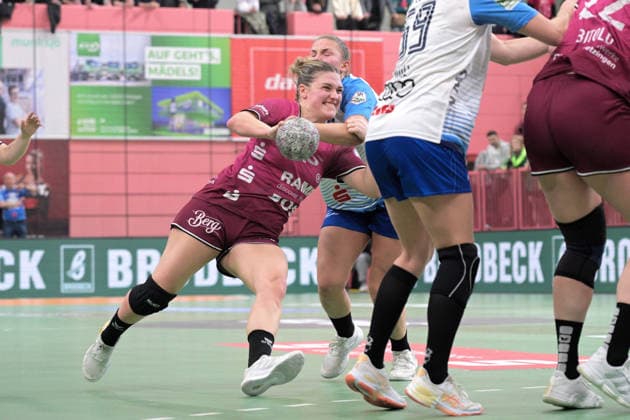 Nele Franz (TusSies Metzingen, 10) TusSies Metzingen vs. Union Neckarsulm, Handball, Alsco HBF, 9.Ligaspieltag, Saison 2025 2026, 27.12.2025 TusSies Metzingen vs. Sport-Union Neckarsulm, Handball, Alsco HBF, 9.Ligaspieltag, Saison 2025 2026, 27.12.2025 Tuebingen Copyright: xEibner-Pressefoto TobiasxBaurx EP_TBR