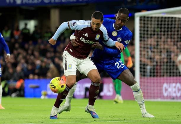 Youri Tielemans of Aston Villa in action against Trevoh Chalobah of Chelsea Chelsea v Aston Villa, Premier League, Football, Stamford Bridge, London, UK - 27 Dec 2025London Stamford Bridge United Kingdom EDITORIAL USE ONLY No use with unauthorised audio, video, data, fixture lists, club league logos or live services. Online in-match use limited to 120 images, no video emulation. No use in betting, games or single club league player publications. Copyright: xGeorgexTewkesbury Shutterstockx 16213165cm