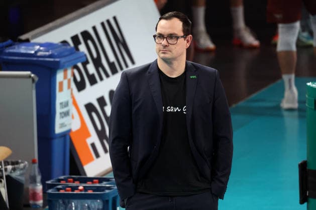 DEU, DVV, 1.VBL, BR Volleys vs. WWK Volleys Herrsching, 28.12.2025, Max-Schmeling-Halle, Berlin, DEU, DVV, 1.VBL, BR Volleys vs. WWK Volleys Herrsching, im Bild Trainer THOMAS RANNER (Herrsching)