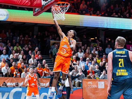 Alonzo Verge Jr. (RASTA Vechta, 11) beim Dunk Rasta Vechta vs. EWE Baskets Oldenburg, Basketball, easyCredit Basketball Bundesliga, 13. Spieltag, Saison 2025 2026, 29.12.2025 Rasta Vechta vs. EWE Baskets Oldenburg, Basketball, easyCredit Basketball Bundesliga, 13. Spieltag, Saison 2025 2026, 29.12.2025 Vechta Copyright: xEibner-Pressefoto DamianxKruczynx EP_DKI