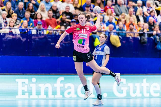 Emma Hertha (SV Union Halle-Neustadt, 17) im Torwurf GER, HSG Blomberg-Lippe vs. SV Union Halle-Neustadt, Handball, 1. Bundesliga Frauen, 10. Spieltag, Spielzeit 2025 2026, 30.12.2025 GER, HSG Blomberg-Lippe vs. SV Union Halle-Neustadt, Handball, 1. Bundesliga Frauen, 10. Spieltag, Spielzeit 2025 2026, 30.12.2025 Lemgo Copyright: xEibner-Pressefoto JanxRollingerx EP_JSK