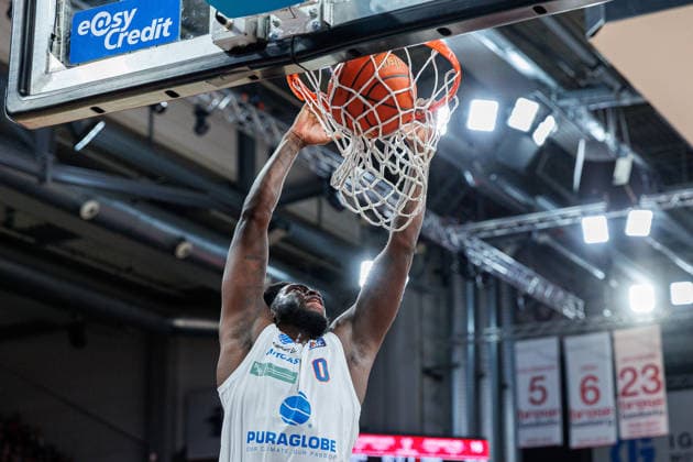 Khyri Thomas (SYNTAINICS MBC, 00), Einzelbild, Einzelfoto, Portrait, Portraet, Dunking, BMA365 Bamberg Baskets vs. SYNTAINICS MBC, Basketball, easyCredit BBL, 13. Spieltag, 30.12.2025 BMA365 Bamberg Baskets vs. SYNTAINICS MBC, Basketball, easyCredit BBL, 13. Spieltag, 30.12.2025 Bamberg Copyright: xEibner-Pressefoto G.xSantemizx EP_EER