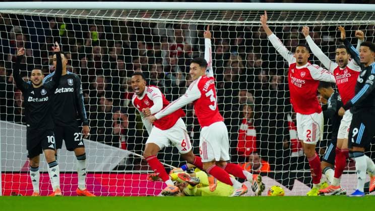 Gabriel Magalhaes of Arsenal celebrates scoring the opening goal Arsenal v Aston Villa, Premier League, Football, Emirates Stadium, London, UK - 30 Dec 2025London Emirates Stadium United Kingdom EDITORIAL USE ONLY No use with unauthorised audio, video, data, fixture lists, club league logos or live services. Online in-match use limited to 120 images, no video emulation. No use in betting, games or single club league player publications. Copyright: xJavierxGarcia Shutterstockx 16216222fy