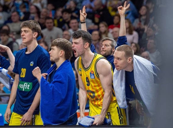 Basketball, Herren, Saison 2025 2026, easyCredit BBL (13. Spieltag, Nachholspiel), Alba Berlin - Löwen Braunschweig, v.l. Anton Nufer (Alba), Bennet Hundt (Alba), Jonas Mattiseck (Alba), Martynas Echodas (Alba), 31.12.2025, Copyright: xSebastianxRäppold MatthiasxKochx