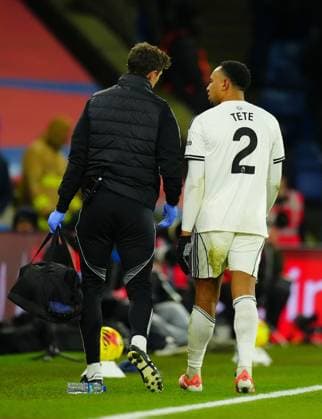 Kenny Tete of Fulham goes off injured Crystal Palace v Fulham, Premier League, Football, Selhurst Park, London, UK - 01 Jan 2026London Selhurst Park United Kingdom EDITORIAL USE ONLY No use with unauthorised audio, video, data, fixture lists, club league logos or live services. Online in-match use limited to 120 images, no video emulation. No use in betting, games or single club league player publications. Copyright: xJavierxGarcia Shutterstockx 16216356as