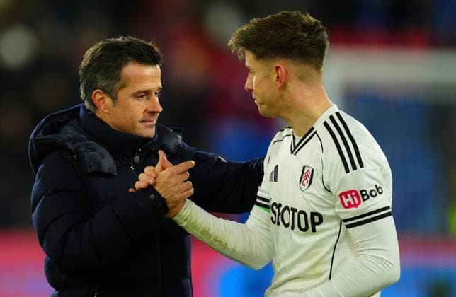 Fulham Manager Marco Silva congratulates Tom Cairney at full time Crystal Palace v Fulham, Premier League, Football, Selhurst Park, London, UK - 01 Jan 2026London Selhurst Park United Kingdom EDITORIAL USE ONLY No use with unauthorised audio, video, data, fixture lists, club league logos or live services. Online in-match use limited to 120 images, no video emulation. No use in betting, games or single club league player publications. Copyright: xJavierxGarcia Shutterstockx 16216356bi