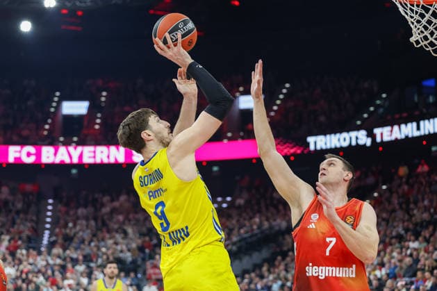 Roman Sorkin (Maccabi Rapyd Tel Aviv, 09) mit Johannes Voigtmann (FC Bayern Basketball, 07), GER, FC Bayern Basketball vs. Maccabi Rapyd Tel Aviv, Basketball, Euroleague, 19. Spieltag, Saison 2025 2026, 02.01.2026, GER, FC Bayern Basketball vs. Maccabi Rapyd Tel Aviv, Basketball, Euroleague, 19. Spieltag, Saison 2025 2026, 02.01.2026 Muenchen Copyright: xEibner-Pressefoto JennixMaulx EP_JML