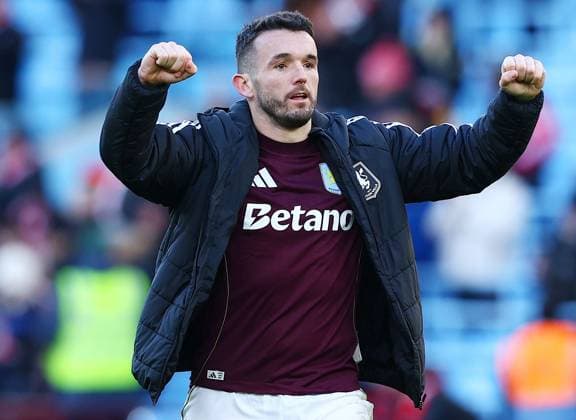 John McGinn of Aston Villa celebrates at the end of the match Aston Villa v Nottingham Forest, Premier League, Football, Villa Park, Birmingham, UK - 03 Jan 2026Birmingham Villa Park United Kingdom EDITORIAL USE ONLY No use with unauthorised audio, video, data, fixture lists, club league logos or live services. Online in-match use limited to 120 images, no video emulation. No use in betting, games or single club league player publications. Copyright: xMattxWest Shutterstockx 16220496av