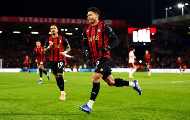 Evanilson of AFC Bournemouth celebrates scoring a goal after making the score 1-0. AFC Bournemouth v Arsenal, Premier League, Football, Vitality Stadium, Bournemouth, UK - 03 Jan 2026Bournemouth Vitality Stadium United Kingdom EDITORIAL USE ONLY No use with unauthorised audio, video, data, fixture lists, club league logos or live services. Online in-match use limited to 120 images, no video emulation. No use in betting, games or single club league player publications. Copyright: xJamesxMarsh Shutterstockx 16220501aa