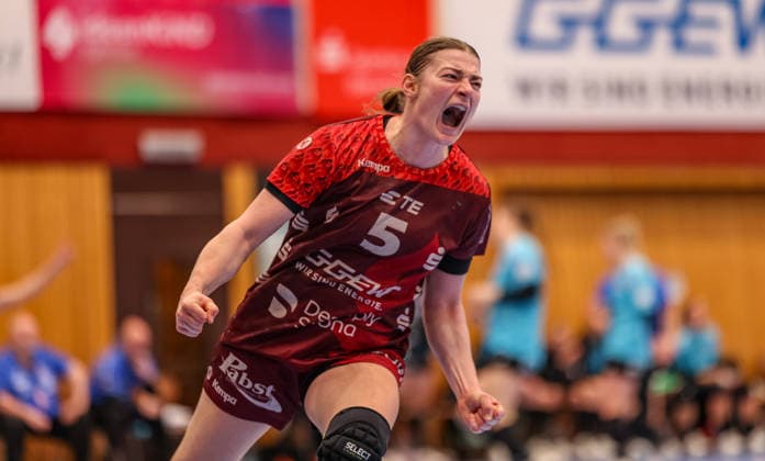 GER, Bensheim, HSG Bensheim Auerbach Flames vs Thüringer HC, Alsco Handball Bundesliga Frauen, Handball, DHB, Spielzeit 2025 2026, Weststadthalle Bensheim, 10. Spieltag im Bild: Tor und Jubel, Isabell Hurst (HSG Bensheim Auerbach Flames Frauen 5), Emotionen DFB DFL REGULATIONS PROHIBIT ANY USE OF PHOTOGRAPHS AS IMAGE SEQUENCES AND OR QUASI-VIDEO, 03.01.2025 Copyright: HMBxMedia HendrikxHamelau