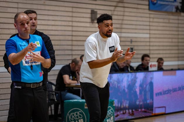Brian Wenzel (Bozic Estriche Knights Kirchheim, Assistant Coach) GER, Bozic Estriche Knights Kirchheim vs. BBC Bayreuth, BARMER 2. Basketball Bundesliga, 16. Spieltag, Saison 2025 2026, 03.01.2026 GER, Bozic Estriche Knights Kirchheim vs. BBC Bayreuth, BARMER 2. Basketball Bundesliga, 16. Spieltag, Saison 2025 2026, 03.01.2026 Kirchheim an der Teck Copyright: xEibner-Pressefoto NinaxSanderx EP_NSR