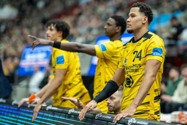 Lenny Anigbata (MHP RIESEN Ludwigsburg, 12), Babacar Sane (MHP RIESEN Ludwigsburg, 00), Brandon Tischler (MHP RIESEN Ludwigsburg, 24) GER, MHP RIESEN Ludwigsburg vs. MLP Academics Heidelberg, easycredit BBL, Basketball, Bundesliga, 14. Spieltag, Spielzeit 2025 2026, 03.01.2026, GER, MHP RIESEN Ludwigsburg vs. MLP Academics Heidelberg, easycredit BBL, Basketball, Bundesliga, 14. Spieltag, Spielzeit 2025 2026, 03.01.2026 Ludwigsburg Copyright: xEibner-Pressefoto SaschaxWaltherx EP_EER