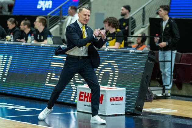 Mikko Riipinen (MHP RIESEN Ludwigsburg, Head-Coach), GER, MHP RIESEN Ludwigsburg vs. MLP Academics Heidelberg, easycredit BBL, Basketball, Bundesliga, 14. Spieltag, Spielzeit 2025 2026, 03.01.2026, GER, MHP RIESEN Ludwigsburg vs. MLP Academics Heidelberg, easycredit BBL, Basketball, Bundesliga, 14. Spieltag, Spielzeit 2025 2026, 03.01.2026 Ludwigsburg Copyright: xEibner-Pressefoto SaschaxWaltherx EP_EER