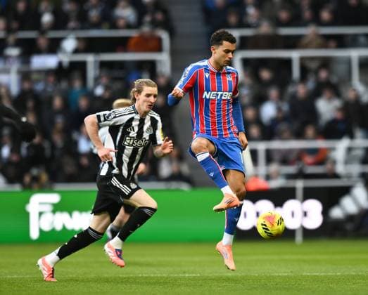 Brennan Johnson of Crystal Palace (right) Newcastle United v Crystal Palace, Premier League, Football, St James Park, Newcastle, UK - 04 Jan 2026Newcastle St James Park United Kingdom EDITORIAL USE ONLY No use with unauthorised audio, video, data, fixture lists, club league logos or live services. Online in-match use limited to 120 images, no video emulation. No use in betting, games or single club league player publications. Copyright: xRichardxLee Shutterstockx 16220533ab
