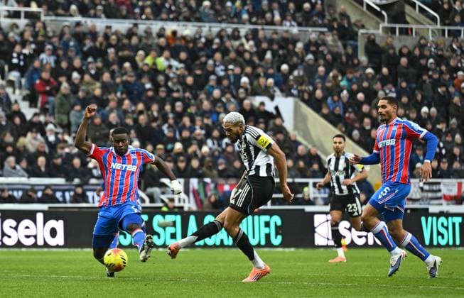 Joelinton of Newcastle United scores but is ruled offside Newcastle United v Crystal Palace, Premier League, Football, St James Park, Newcastle, UK - 04 Jan 2026Newcastle St James Park United Kingdom EDITORIAL USE ONLY No use with unauthorised audio, video, data, fixture lists, club league logos or live services. Online in-match use limited to 120 images, no video emulation. No use in betting, games or single club league player publications. Copyright: xRichardxLee Shutterstockx 16220533ag