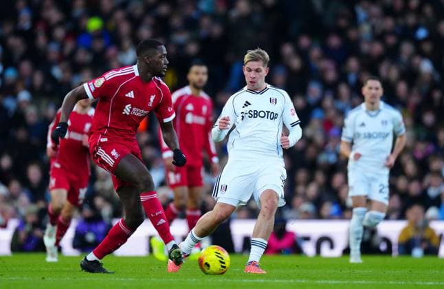 Emile Smith Rowe of Fulham and Ibrahima Konatà of Liverpool Fulham v Liverpool, Premier League, Football, Craven Cottage, London, UK - 04 Jan 2026London Craven Cottage United Kingdom EDITORIAL USE ONLY No use with unauthorised audio, video, data, fixture lists, club league logos or live services. Online in-match use limited to 120 images, no video emulation. No use in betting, games or single club league player publications. Copyright: xJavierxGarcia Shutterstockx 16220531hh