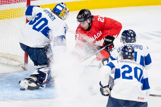 January 5, 2026, St. Paul, Mn, USA: Canada s Sam O Reilly (23) scores on Finland goaltender Petteri Rimpinen (30) while teammates Kasper Pikkarainen (20) and Max Westergard (21) defend during first period IIHF World Junior Hockey Championship action, in St. Paul, Minn., on Monday, January 5, 2026. Canada News - January 5, 2026 - ZUMAc35_ 20260105_zaf_c35_045 Copyright: xChristopherxKatsarovx