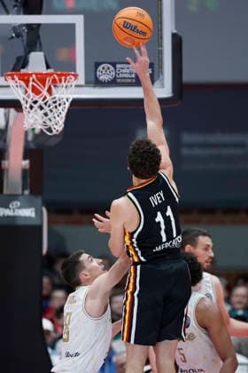 f.l.t.r.: Novak Music (Patrioti Levice, 8), Brae Ivey (Fitness First Wuerzburg Baskets, 11) and Andre Wesson Jr (Patrioti Levice, 5), 06.01.2026, Basketball Champions League, Fitness First Wuerzburg Baskets vs. Patrioti Levice, GER, Wuerzburg, Tectake Arena. Copyright: HMBxMedia xHeikoxBecker