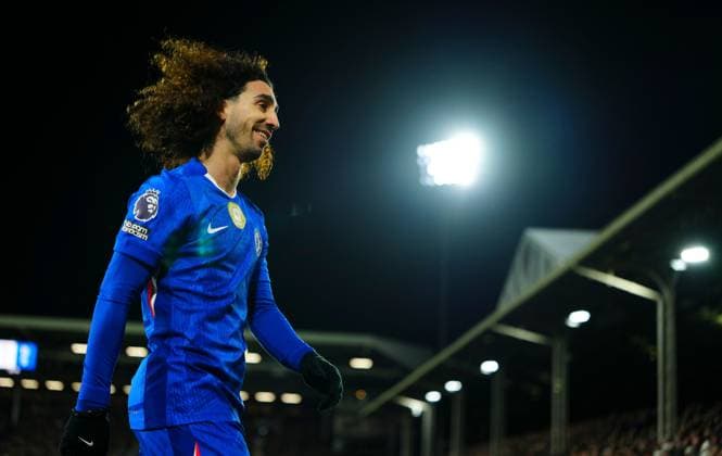 Marc Cucurella of Chelsea is sent off Fulham v Chelsea, Premier League, Football, Craven Cottage, London, UK - 07 Jan 2026London Craven Cottage United Kingdom EDITORIAL USE ONLY No use with unauthorised audio, video, data, fixture lists, club league logos or live services. Online in-match use limited to 120 images, no video emulation. No use in betting, games or single club league player publications. Copyright: xJavierxGarcia Shutterstockx 16232886an