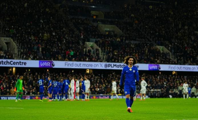 Marc Cucurella of Chelsea is sent off Fulham v Chelsea, Premier League, Football, Craven Cottage, London, UK - 07 Jan 2026London Craven Cottage United Kingdom EDITORIAL USE ONLY No use with unauthorised audio, video, data, fixture lists, club league logos or live services. Online in-match use limited to 120 images, no video emulation. No use in betting, games or single club league player publications. Copyright: xJavierxGarcia Shutterstockx 16232886ao