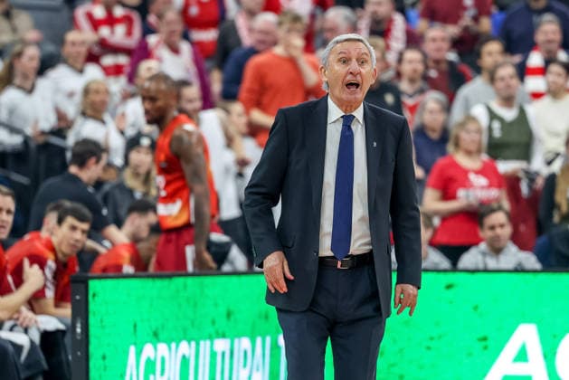 Svetislav Pesic (FC Bayern Basketball, Chef-Trainer) ruft, Emotionen, GER, FC Bayern Basketball vs. Kosner Baskonia Vitoria-Gasteiz, Basketball, Euroleague, 20. Spieltag, Saison 2025 2026, 07.01.2026, GER, FC Bayern Basketball vs. Kosner Baskonia Vitoria-Gasteiz, Basketball, Euroleague, 20. Spieltag, Saison 2025 2026, 07.01.2026 Muenchen Copyright: xEibner-Pressefoto JennixMaulx EP_JML