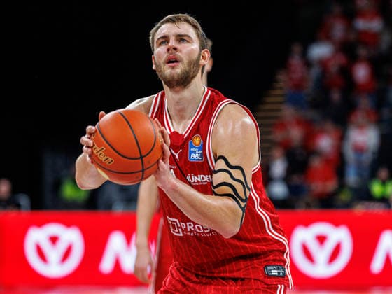Moritz Krimmer (BMA365 Bamberg Baskets, 27), Einzelbild, Einzelfoto, Portrait, Portraet, Freiwurf, BMA365 Bamberg Baskets vs. MHP Riesen Ludwigsburg, Basketball, easyCredit BBL, 15. Spieltag, 09.01.2026 BMA365 Bamberg Baskets vs. MHP Riesen Ludwigsburg, Basketball, easyCredit BBL, 15. Spieltag, 09.01.2026 Bamberg Copyright: xEibner-Pressefoto G.xSantemizx EP_EER