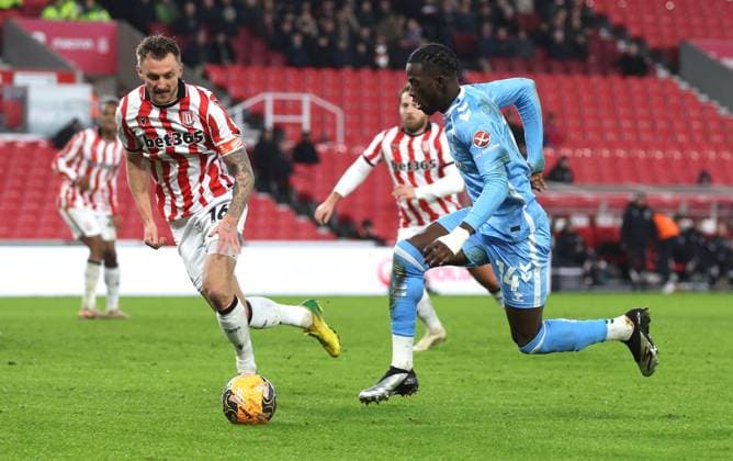 Romain Esse of Coventry City Stoke City v Coventry City, Emirates FA Cup, Third Round, Football, Bet365 Stadium, Stoke-on-Trent, UK - 10 Jan 2026Stoke-on-Trent Bet365 Stadium United Kingdom EDITORIAL USE ONLY No use with unauthorised audio, video, data, fixture lists, club league logos or live services. Online in-match use limited to 120 images, no video emulation. No use in betting, games or single club league player publications. Copyright: xKieranxMcManus Shutterstockx 16246248ck