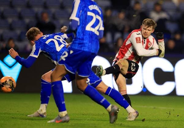 Keane Lewis-Potter of Brentford attempts a shot on goal Sheffield Wednesday v Brentford, Emirates FA Cup, Third Round, Football, Hillsborough, Sheffield, UK - 10 Jan 2026Sheffield Hillsborough United Kingdom EDITORIAL USE ONLY No use with unauthorised audio, video, data, fixture lists, club league logos or live services. Online in-match use limited to 120 images, no video emulation. No use in betting, games or single club league player publications. Copyright: xGeorgexTewkesbury Shutterstockx 16246263cs