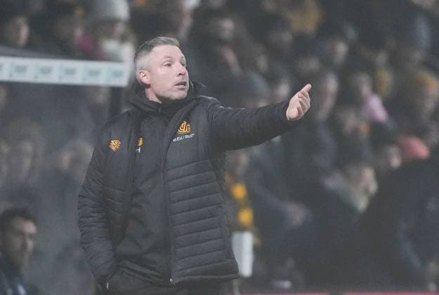 Cambridge United manager Neil Harris shouts instructions Cambridge United v Birmingham City, Emirates FA Cup, Third Round, Football, Cledara Abbey Stadium, Cambridge, UK - 10 Jan 2026Cambridge Cledara Abbey Stadium United Kingdom EDITORIAL USE ONLY No use with unauthorised audio, video, data, fixture lists, club league logos or live services. Online in-match use limited to 120 images, no video emulation. No use in betting, games or single club league player publications. Copyright: xJedxLeicester Shutterstockx 16246307u